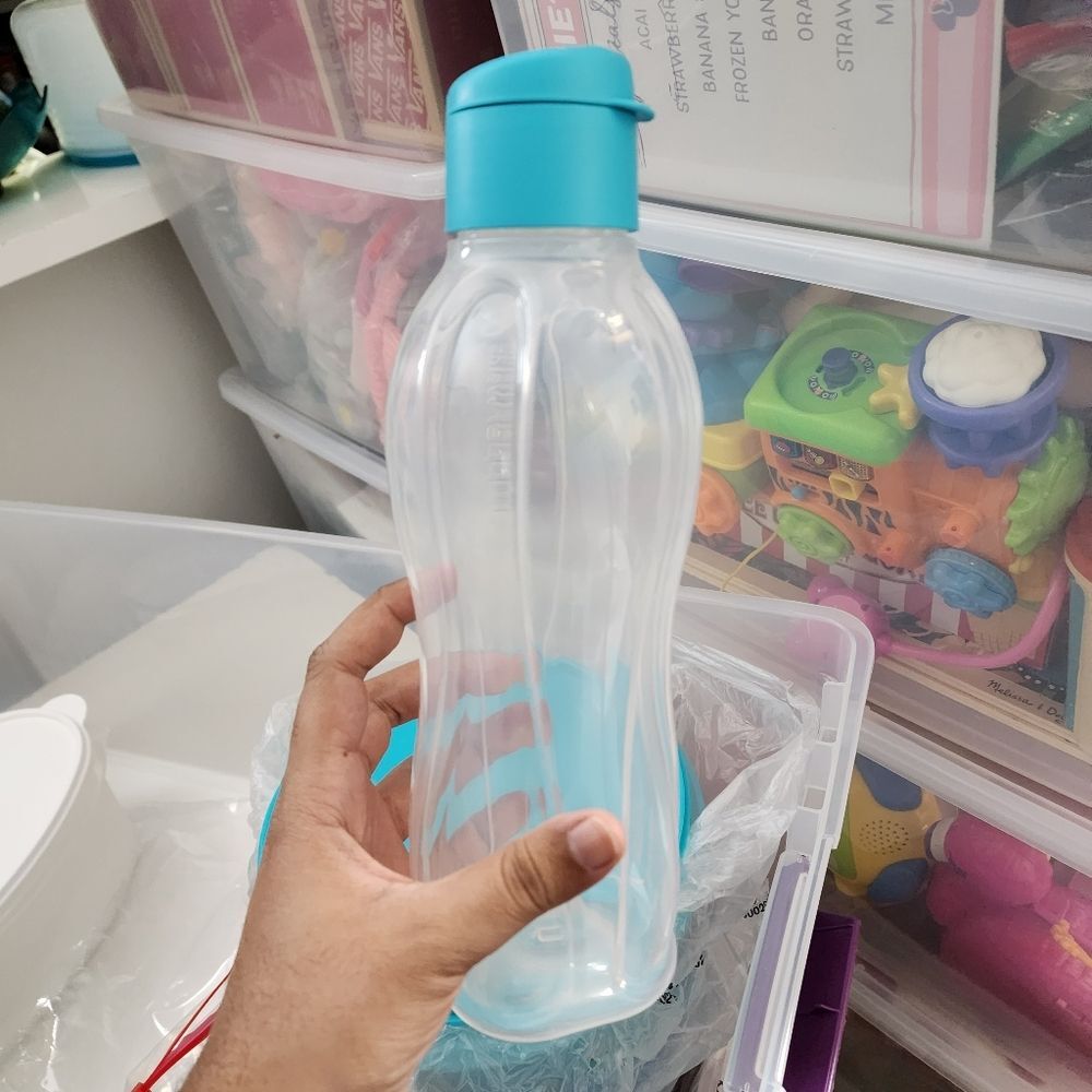 Tupperware Clear Eco Water Bottle with Blue Lid 1L / 1000ml